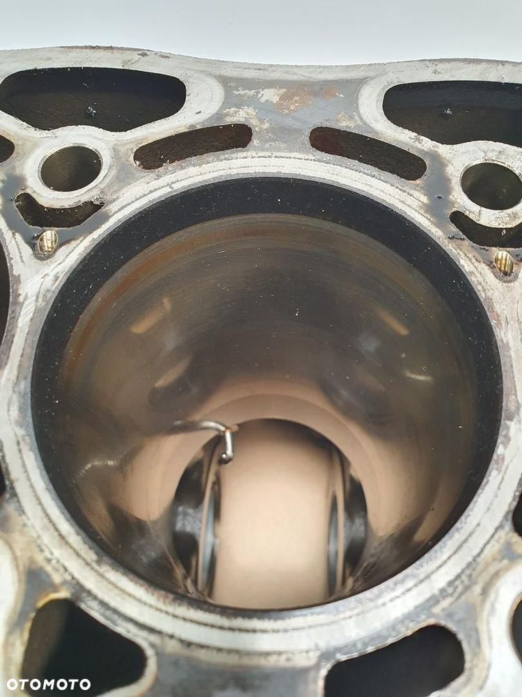 BLOK SILNIKA CUU VW NEW BEETLE II 2.0 04L023C - 4