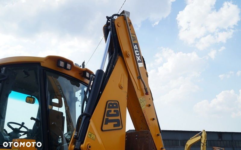 JCB 4CX - 10