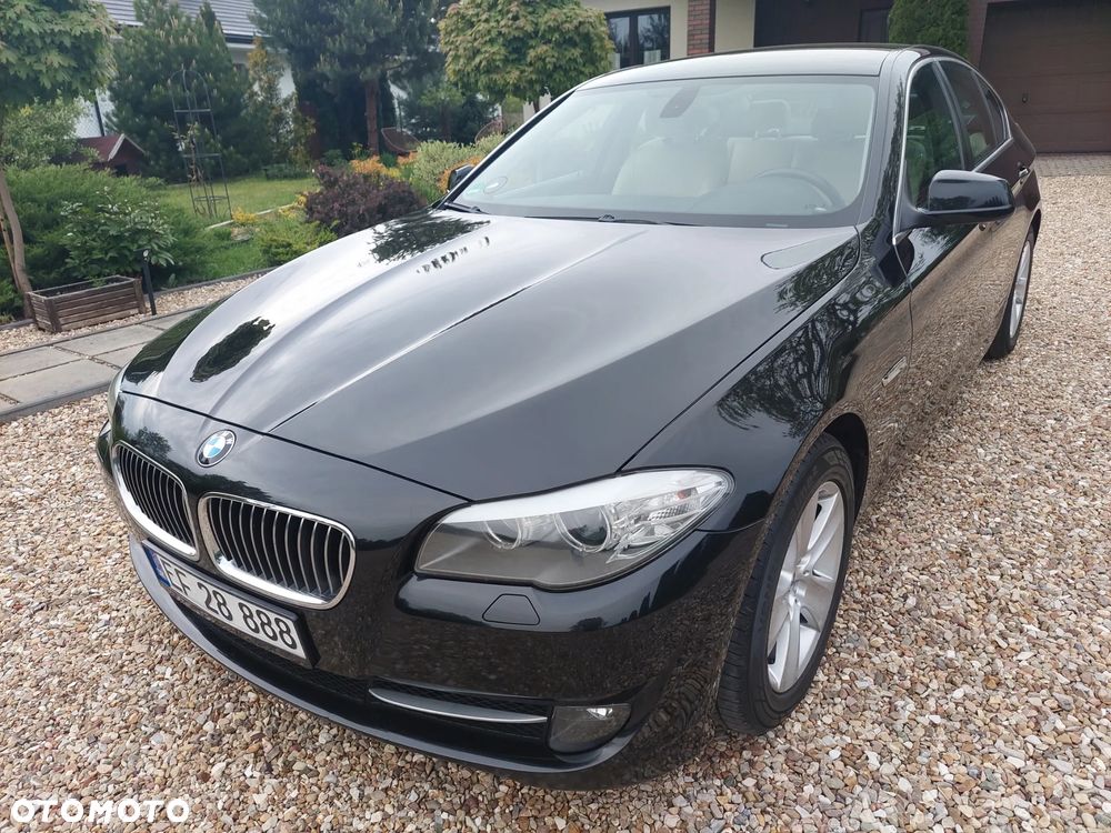 BMW Seria 5 528i Sport-Aut - 3