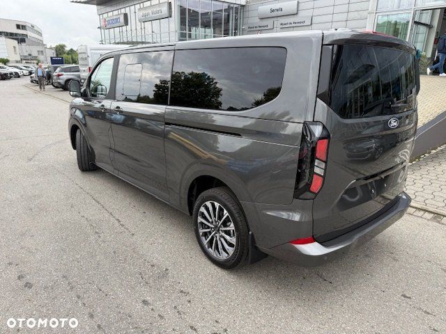 Ford Tourneo Custom - 8