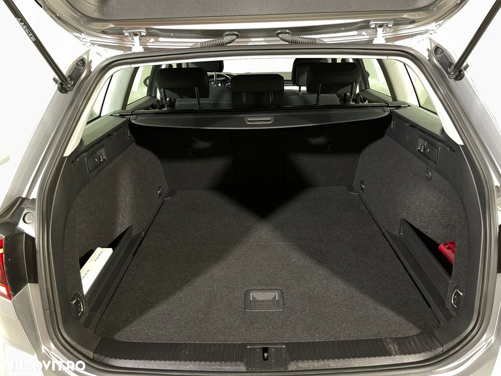 Volkswagen Passat 1.5 TSI ACT DSG Comfortline - 13