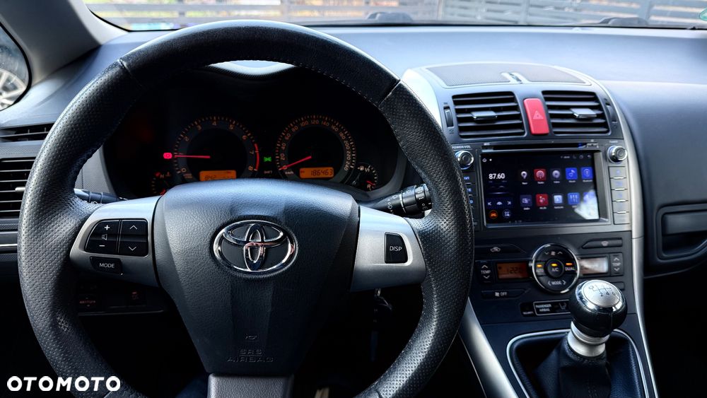 Toyota Auris 1.6 Executive - 25