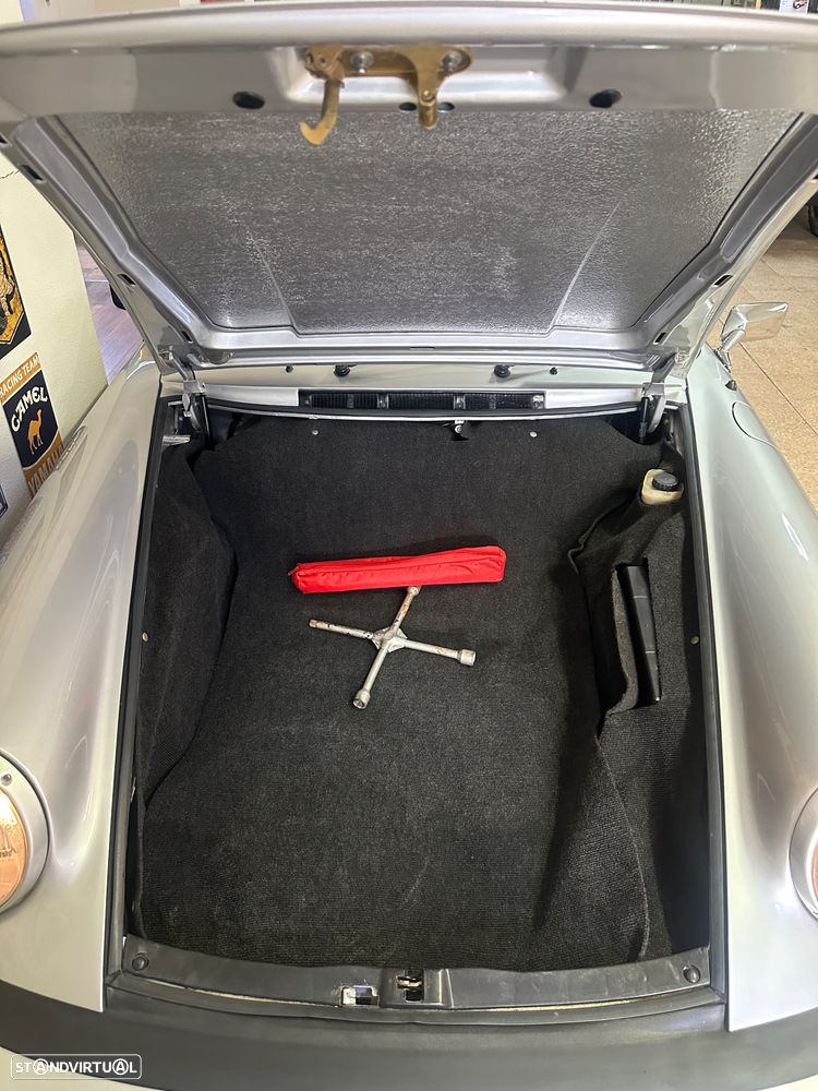 Porsche 911 Série F - 14