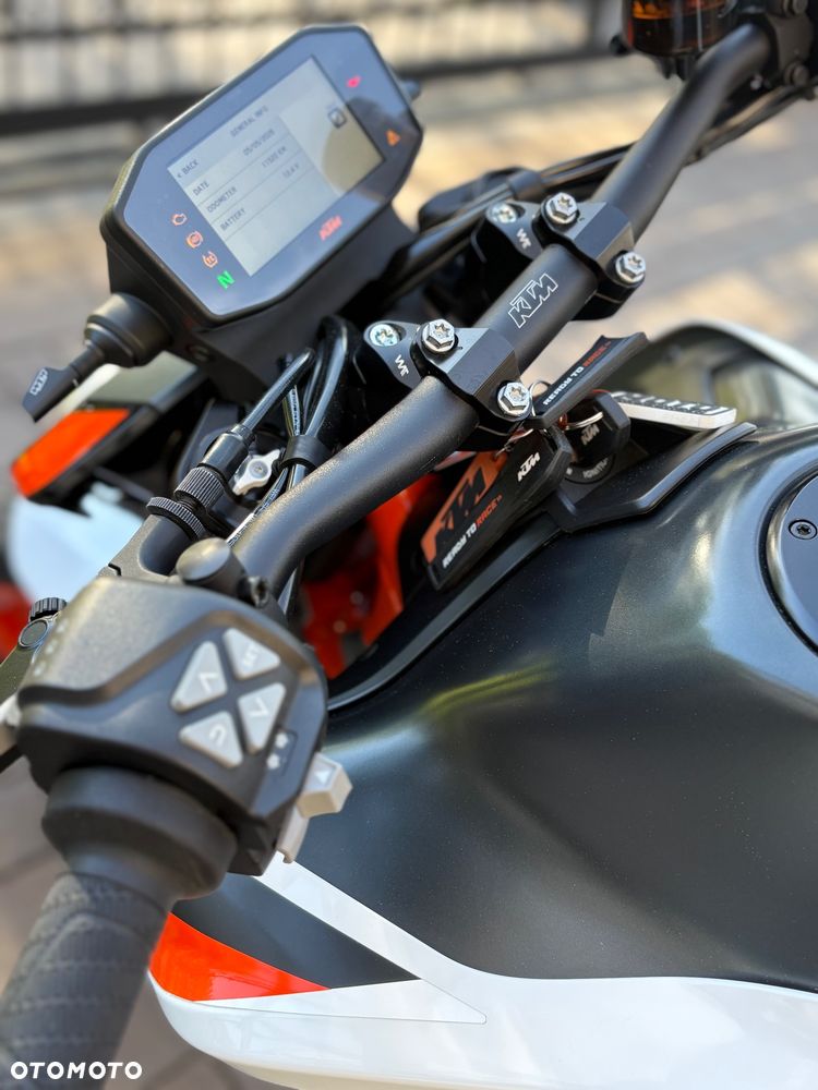 KTM DUKE 890 - 11