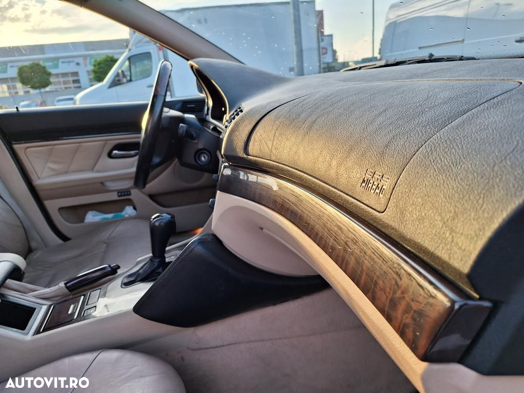 BMW Seria 5 525iA touring - 26