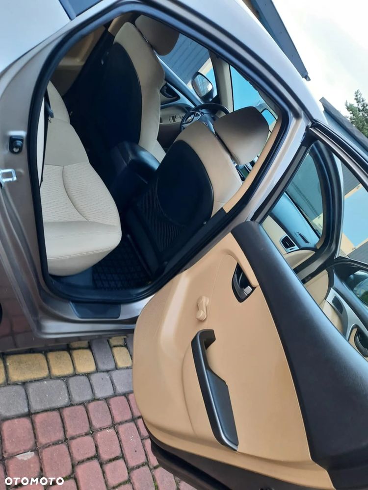 Hyundai Elantra 1.6 Classic + - 13