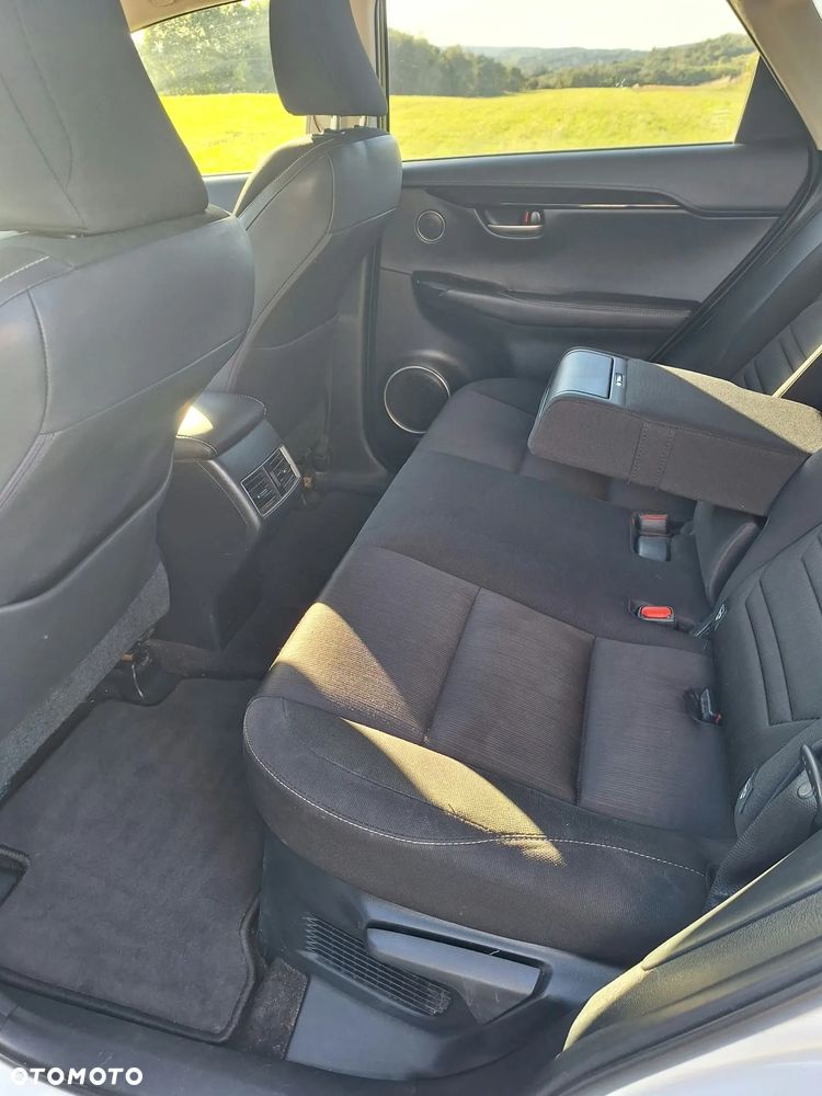 Lexus NX 200t Comfort AWD - 6