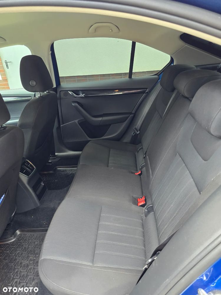 Skoda Octavia 2.0 TDI Style DSG - 6