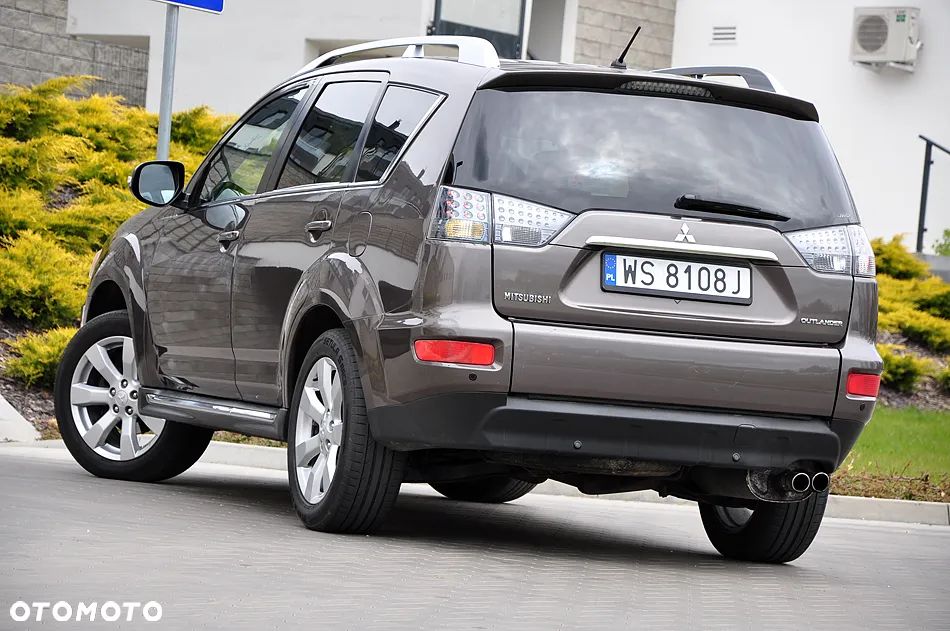 Mitsubishi Outlander - 11