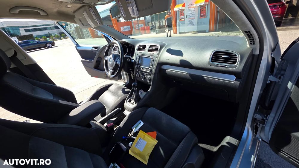 Volkswagen Golf 2.0 TDI Highline - 17