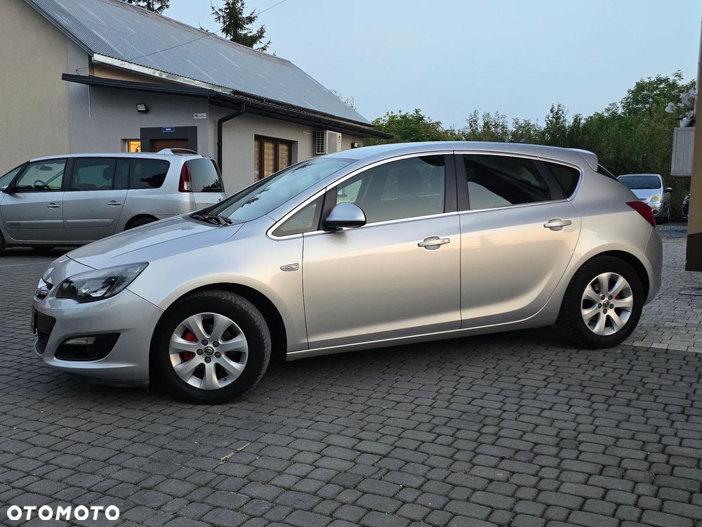 Opel Astra 1.4 Cosmo - 4