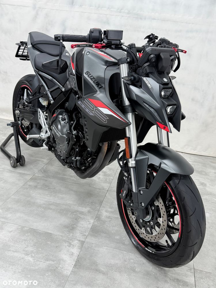 Suzuki GSX - 5