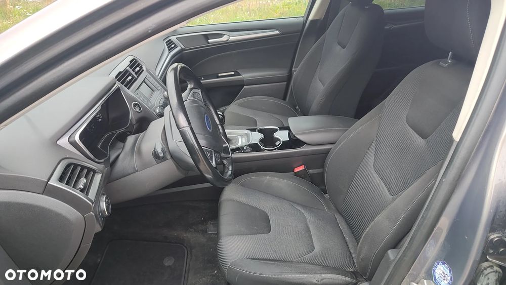 Ford Mondeo - 32