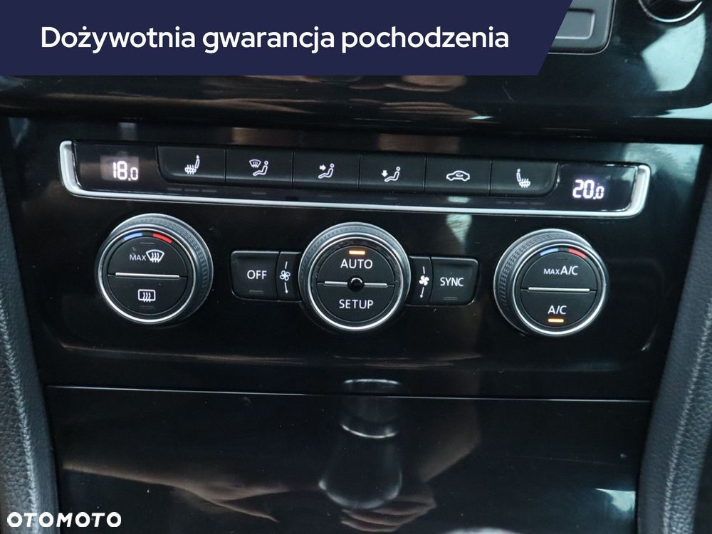 Volkswagen Golf - 17