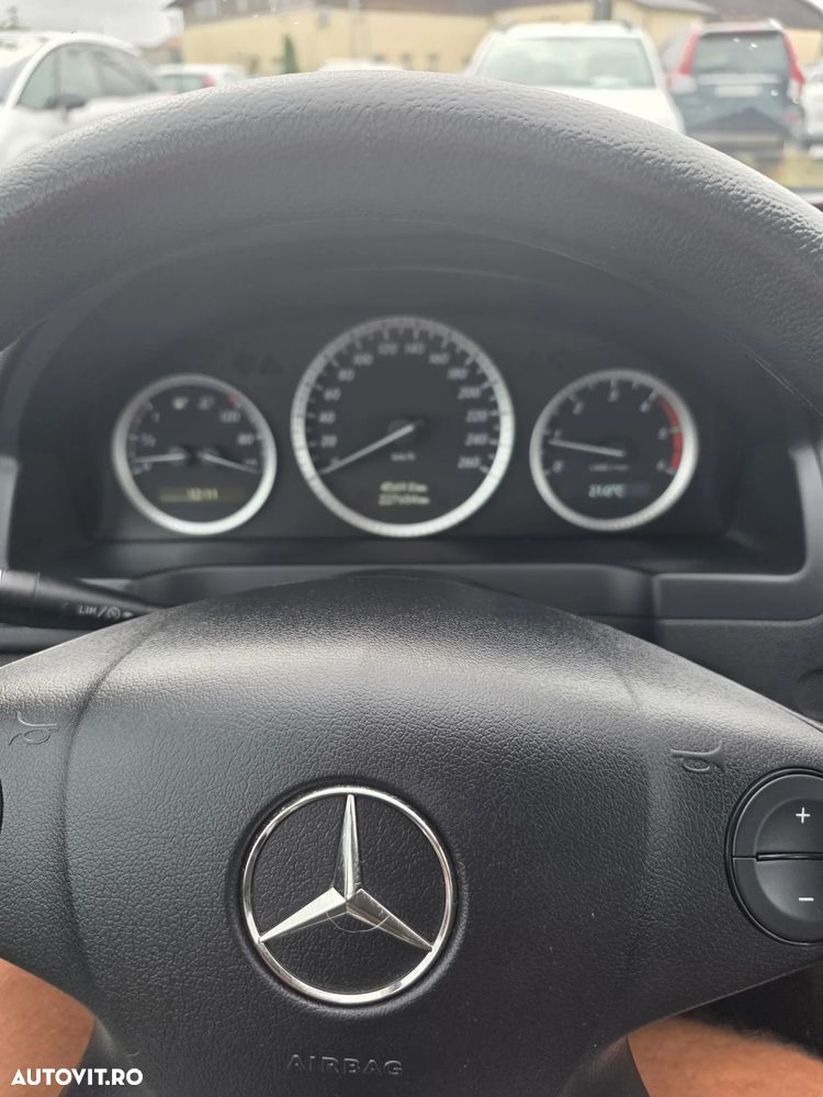 Mercedes-Benz C - 12