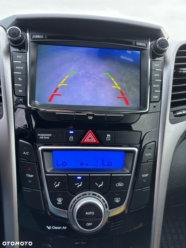 Hyundai i30 blue 1.6 CRDi Style - 10