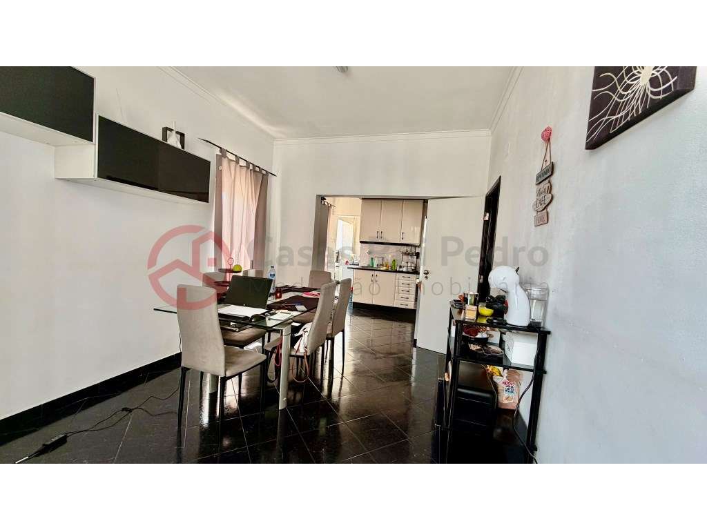 Apartamento T3 atualmente transformado em T2, localizado nas Paivas - Grande imagem: 4/37