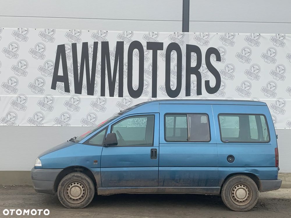 FIAT SCUDO 1999 *SAMOCHÓD NA CZĘŚCI* 3317 MASKA, LAMPA, DRZWI, LUSTERKO, ZDERZAK, GRILL, BŁOTNIK, KLAPA, BELKA, DESKA, FOTELE, KANAPA, ĆWIARTKA, KIEROWNICA, TARCZE, ZACISKI, ZAWIESZENIE, KOMPLETNY PRZÓD, KOMPLETNY TYŁ, LICZNIK, ZEGARY, PRAWE LEWE PRZÓD TYŁ - 1