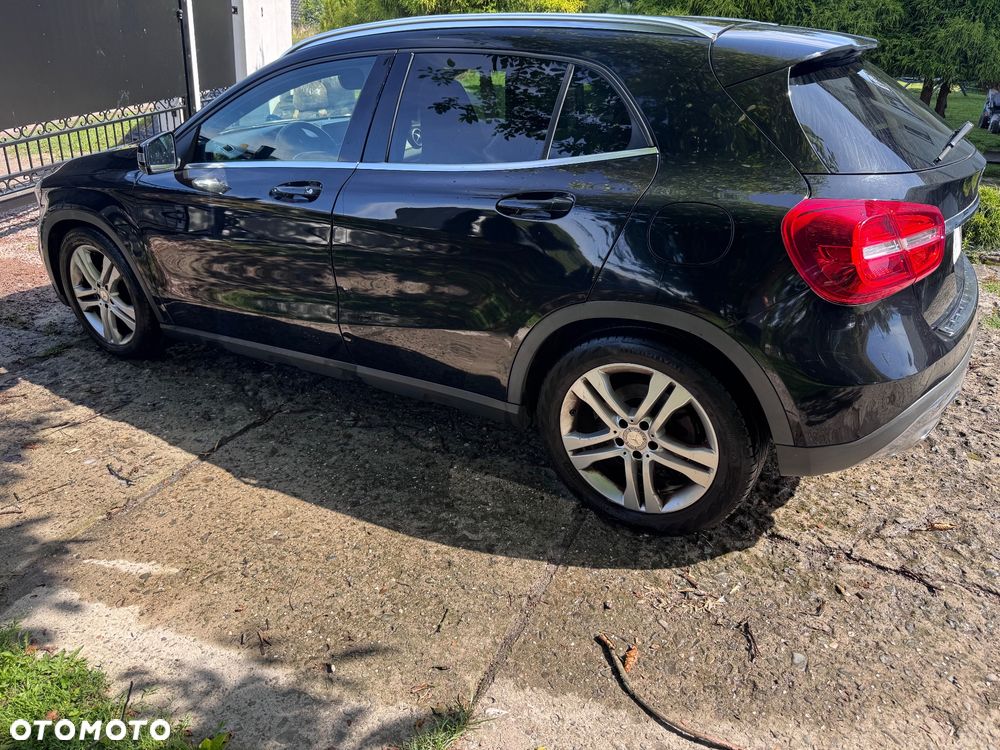 Mercedes-Benz GLA 220 d 4Matic 7G-DCT StreetStyle - 13