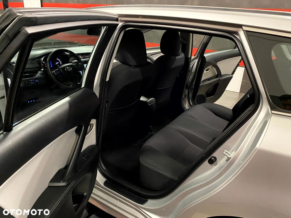 Toyota Avensis 1.8 Premium - 19