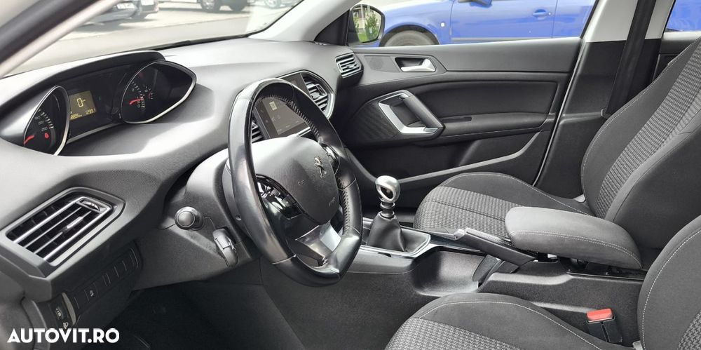 Peugeot 308 1.2 L PureTech Turbo S&S Active - 7