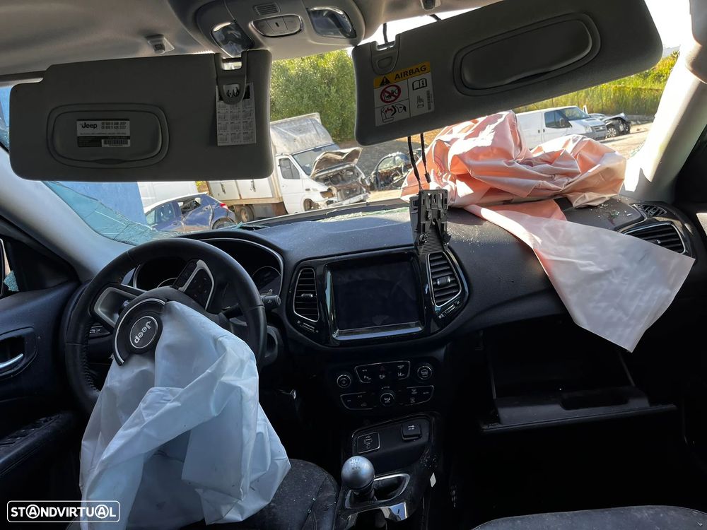 Jeep Compass 1.6D CRD Limited de 2018 para peças - 9