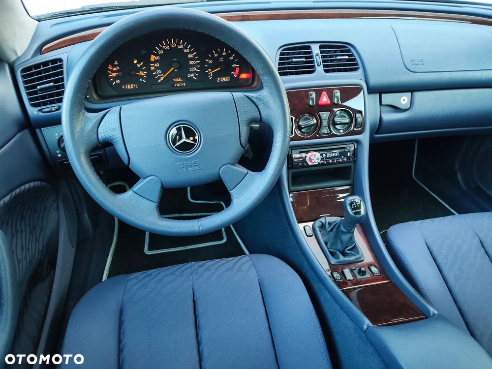 Mercedes-Benz CLK - 21