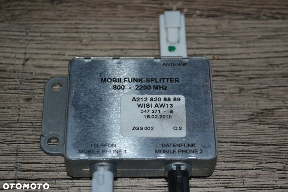MERCEDES WZMACNIACZ ANTENOWY 2128208889 - 2