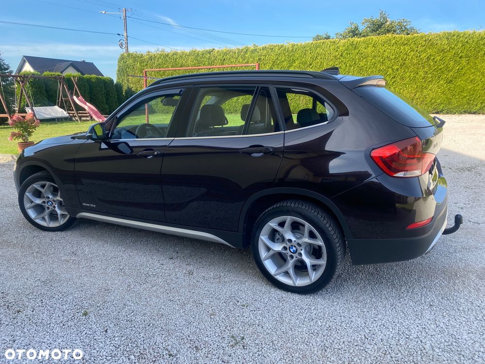 BMW X1 sDrive18d xLine - 32