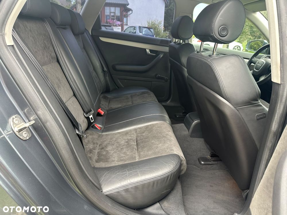 Audi A4 Avant - 32