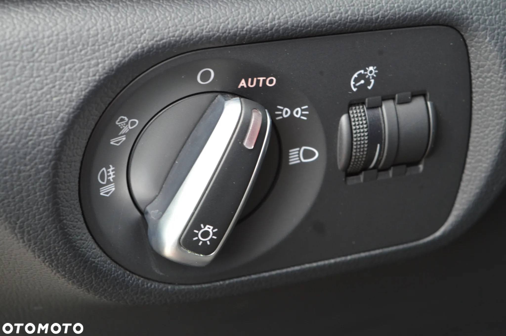 Audi Q3 2.0 TDI quattro S tronic design - 22