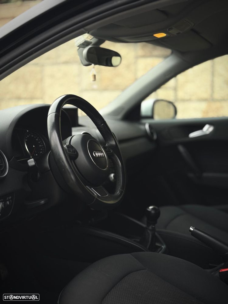 Audi A1 Sportback 1.6 TDI S line Sport Pack - 8