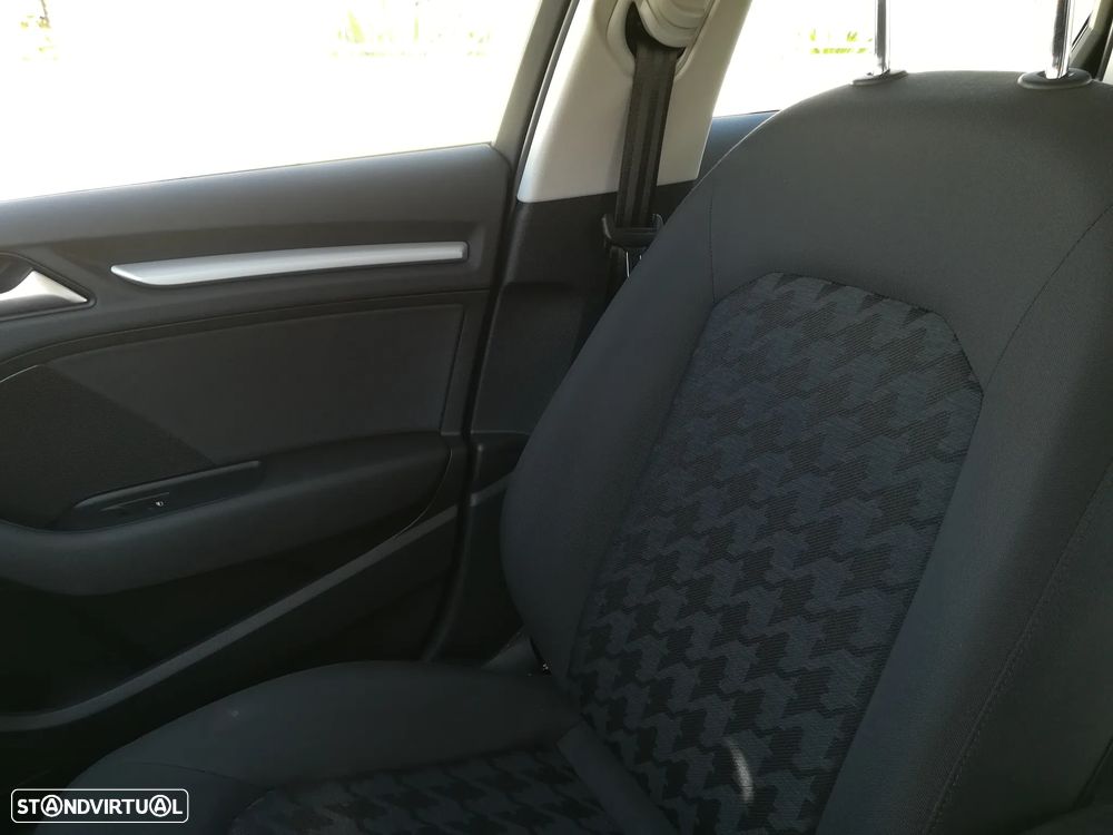 Audi A3 Sportback 1.6 TDI Advance S tronic - 7