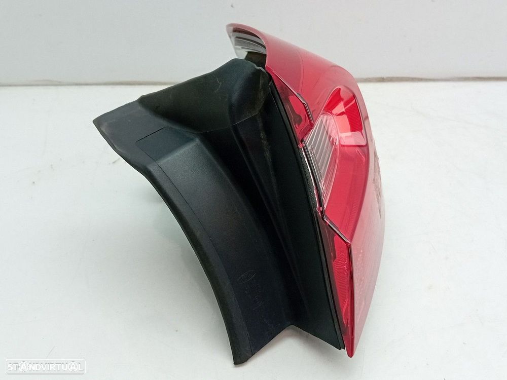 Farolim direito FORD Fiesta VII (HJ, HF) - 2