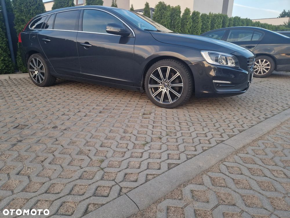 Volvo V60 D3 Momentum - 28
