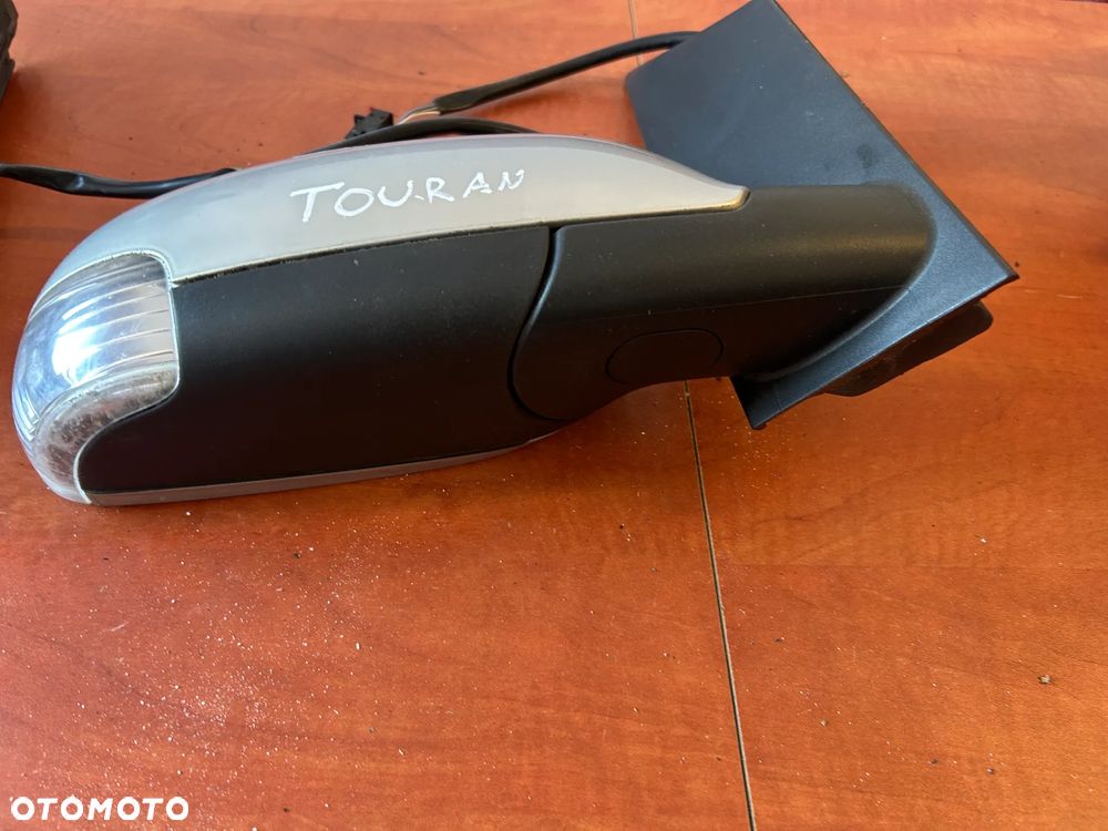 LUSTERKO LEWE PRAWE VOLKSWAGEN TOURAN I 1T0857933 - 8