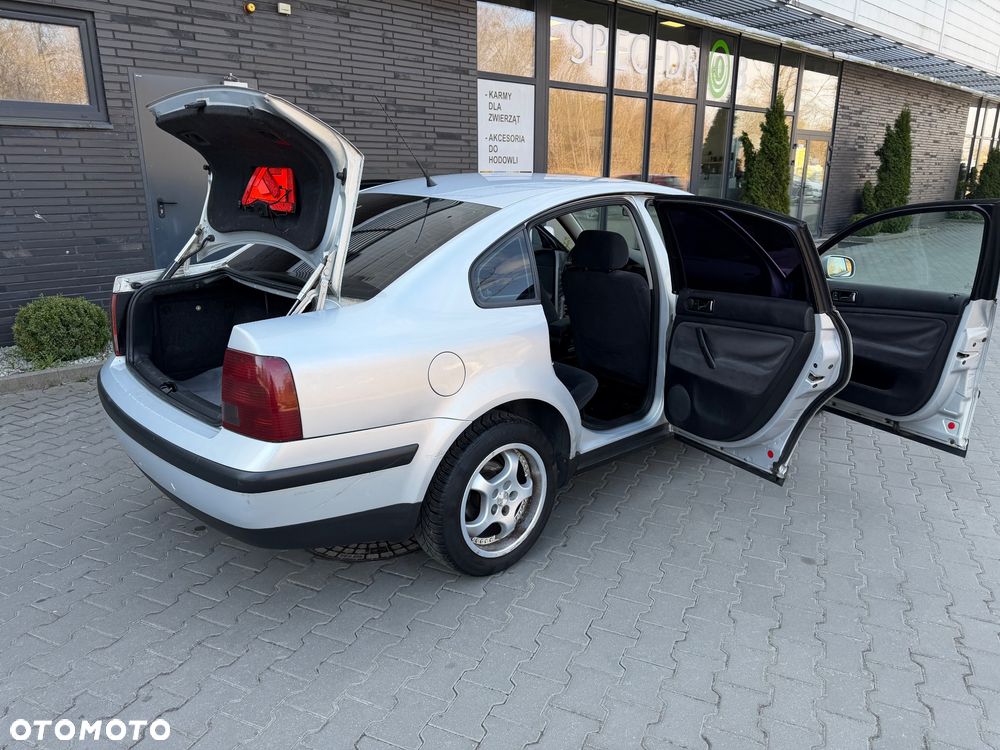 Volkswagen Passat 1.8 - 10