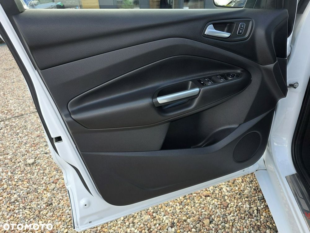 Ford Kuga 2.0 TDCi 4x4 ST-Line - 29