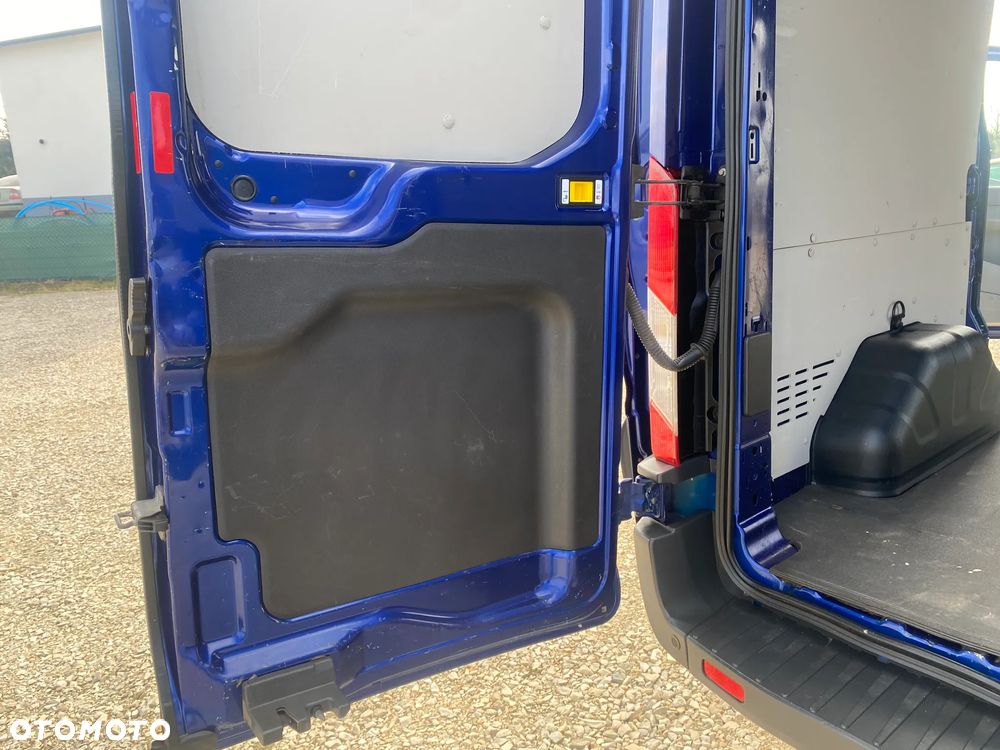 Ford Transit - 33