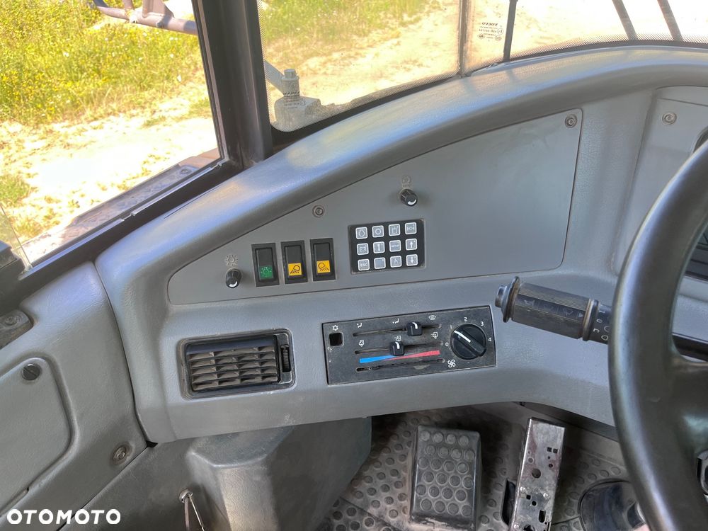 Volvo A25E - 19