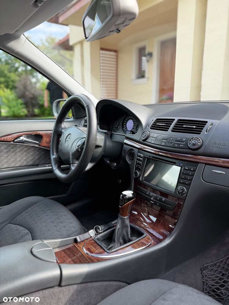 Mercedes-Benz Klasa E 200 Kompressor Classic - 9