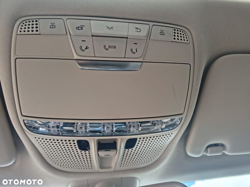 Mercedes-Benz Klasa C 300 4MATIC 9G-TRONIC - 16