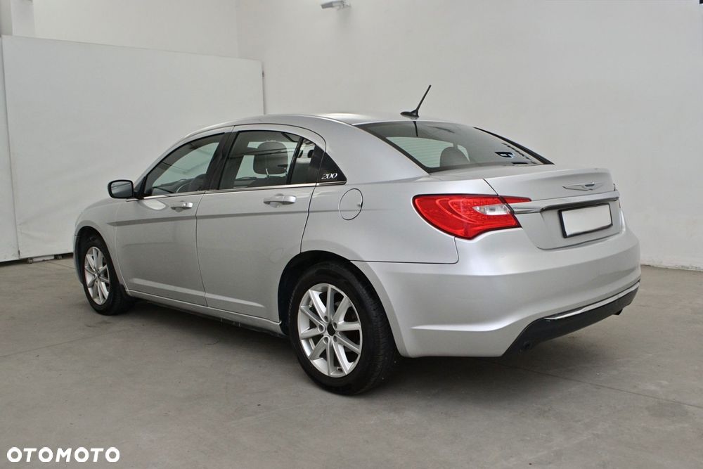 Chrysler 200 - 11
