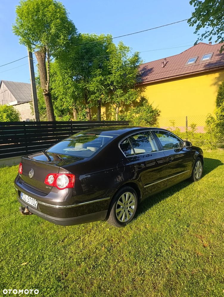 Volkswagen Passat 2.0 TDI Comfortline - 7