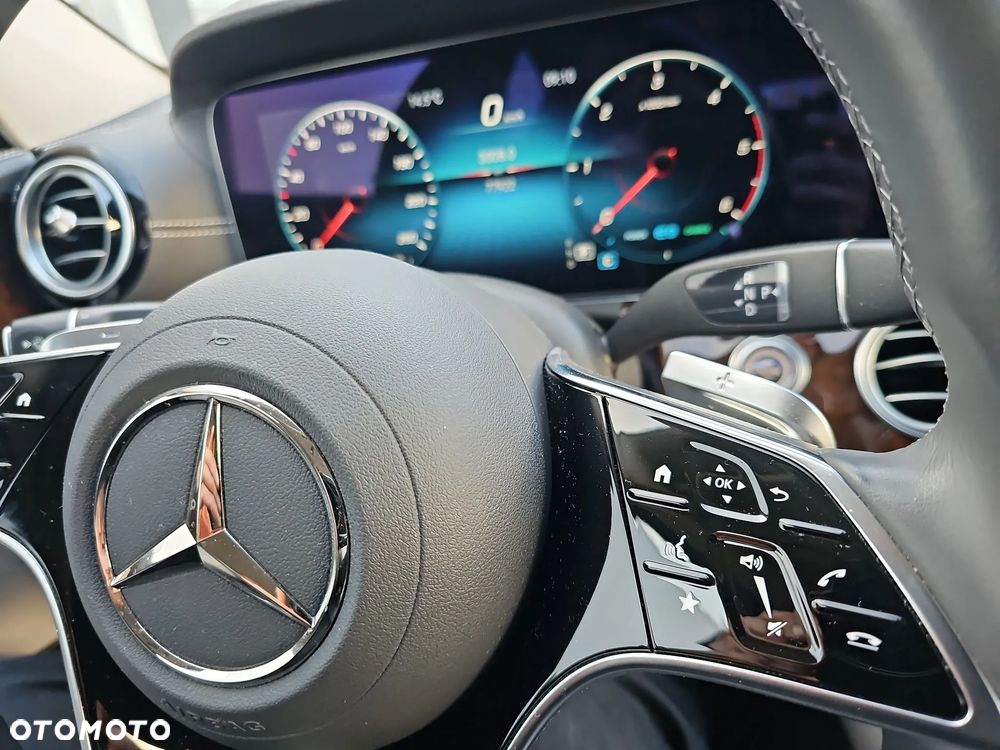 Mercedes-Benz Klasa E 220 d mHEV 4-Matic Exclusive 9G-Tronic - 22