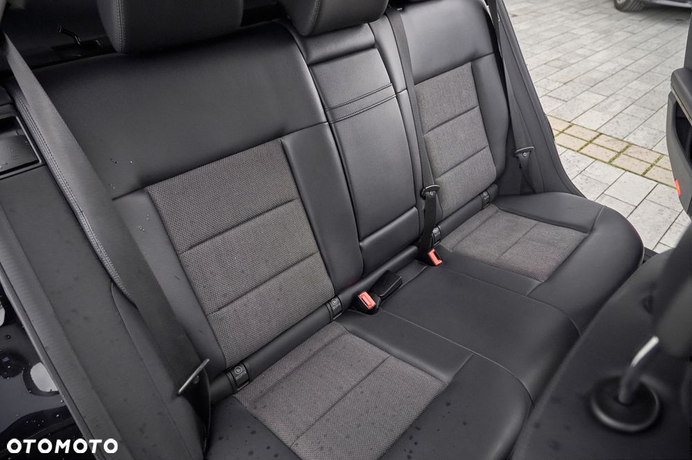 Mercedes-Benz Klasa E - 27