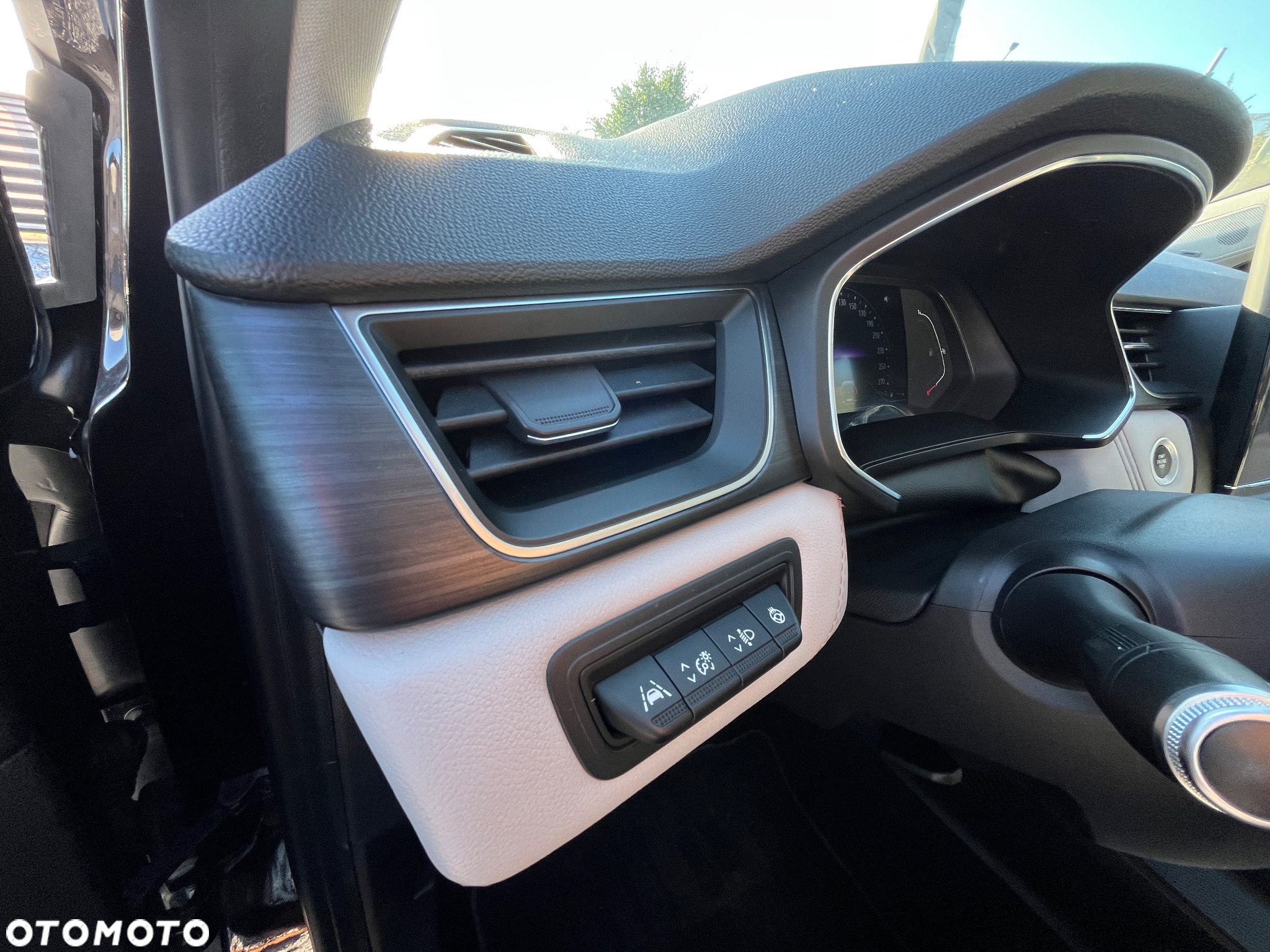 Renault Captur 1.3 TCe Intens EDC - 27