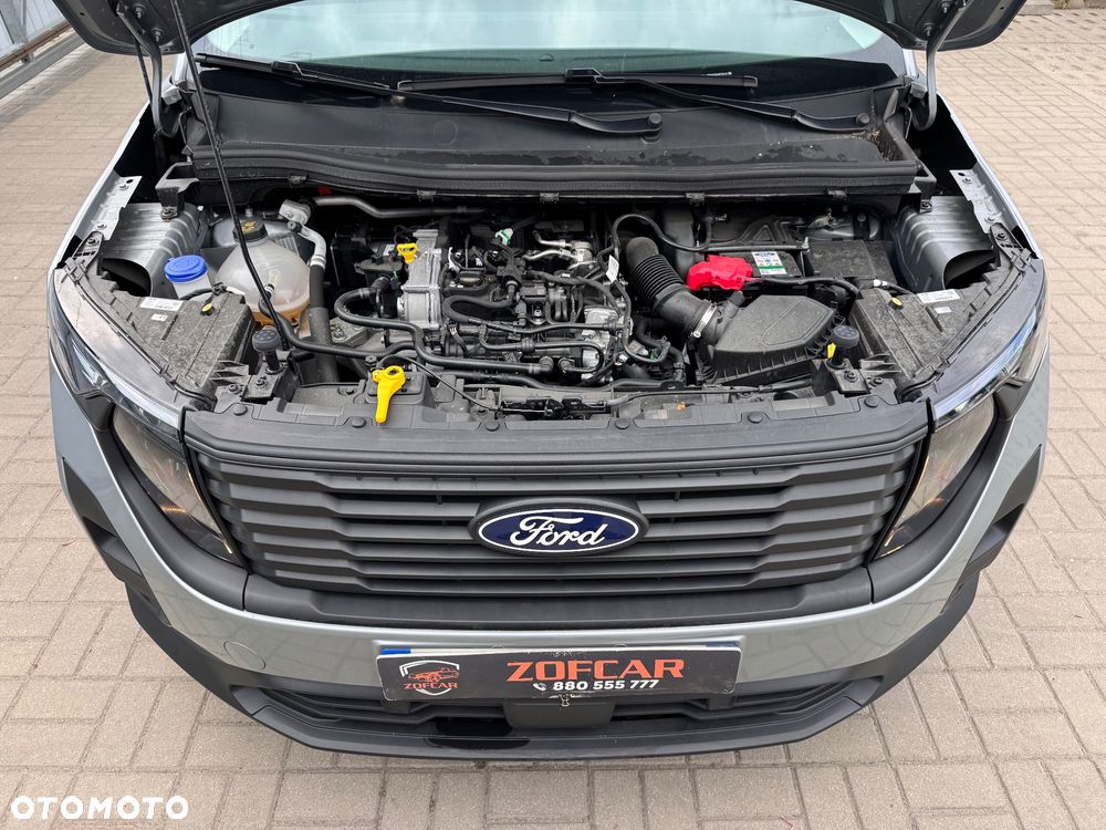 Ford Transit Courier - 18