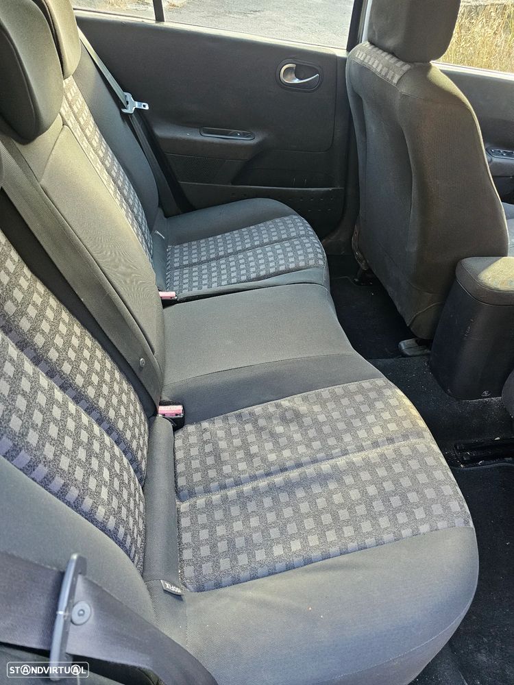 Renault Mégane 1.5 dCi Confort - 8