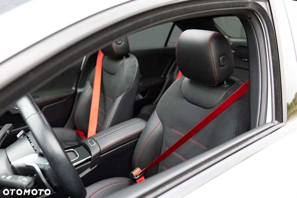 Mercedes-Benz Klasa A 35 AMG 4-Matic 8G-DCT - 14